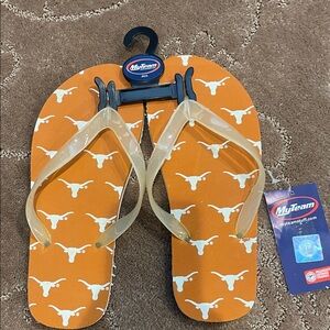 Texas Longhorns licensed flip flops size Medium, brand NEW with tags